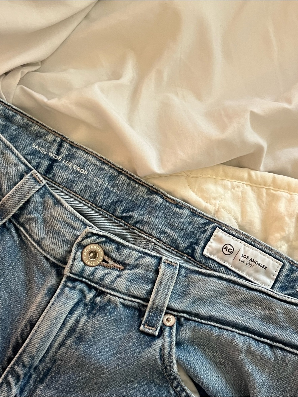 AG - Saige Wide-leg Crop Jeans in Medium Blue Wash - Picture 4 of 5